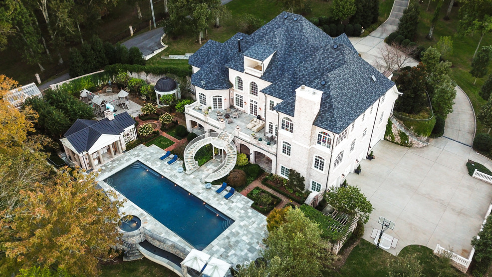 Look inside Kelly Clarkson's 6.95 million Nashvillearea lakeside