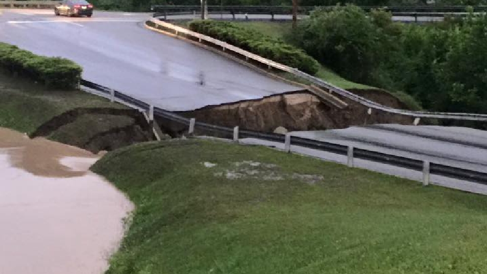 Rescue efforts begin for 500 people trapped by flood at West Virginia