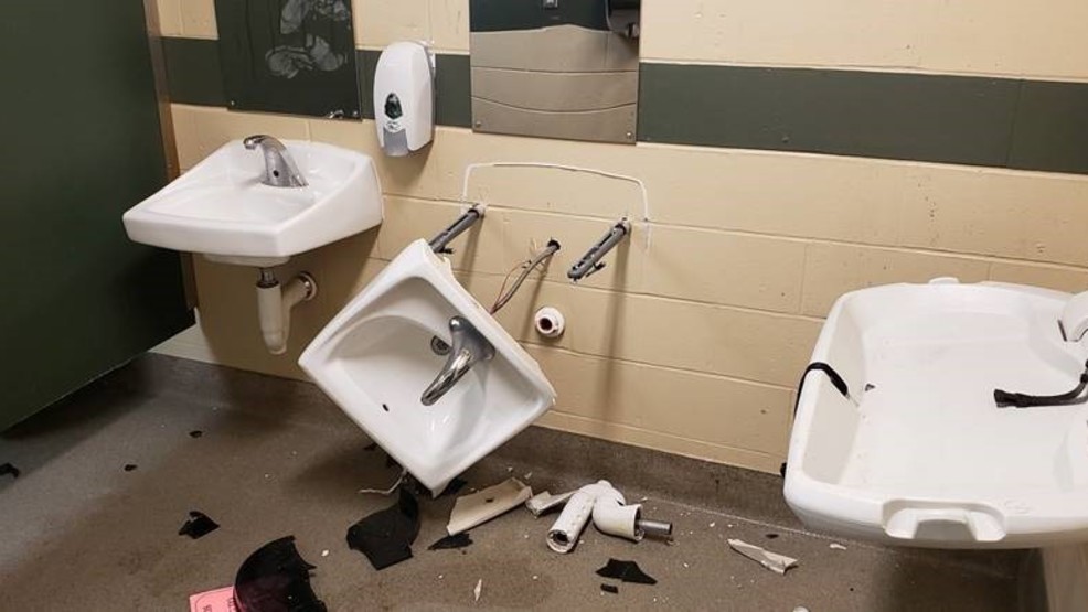 Oshkosh park bathrooms vandalized - Fox11online.com