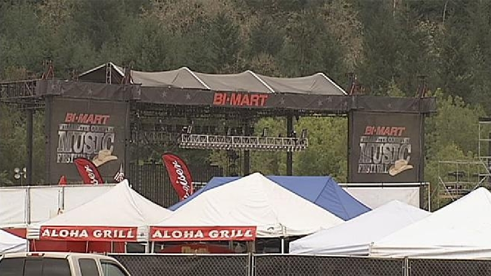 Thousands jam Brownsville for Willamette Country Music Festival KVAL