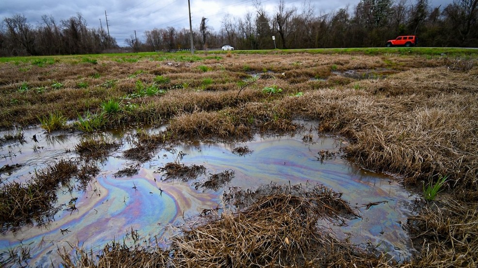 Heavy rain leads to overflowing sewer water in Tuscaloosa | WBMA