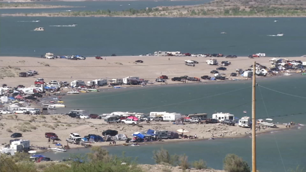 Thousands of people head to Elephant Butte Lake for Memorial Day