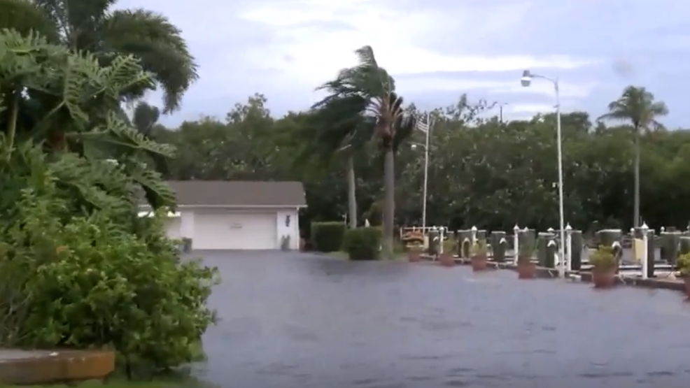 Mobile home park floods in Stuart WPEC