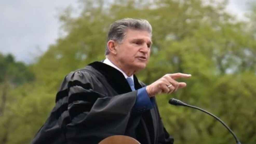 Manchin addresses Bethany College graduates