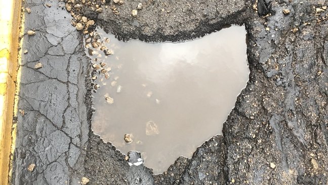 Ohio shaped pothole going viral on Twitter