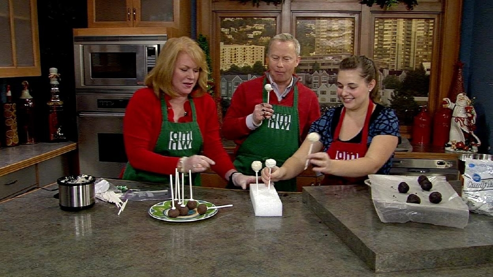122712CakePops.jpg_BIM.jpg