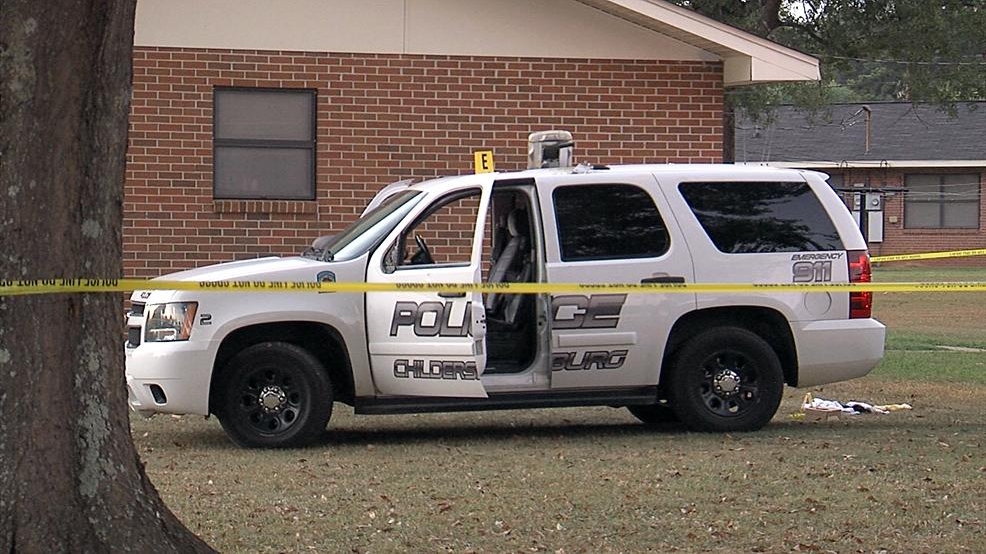 Shooting in Childersburg leaves officer injured, 1 dead; suspect in