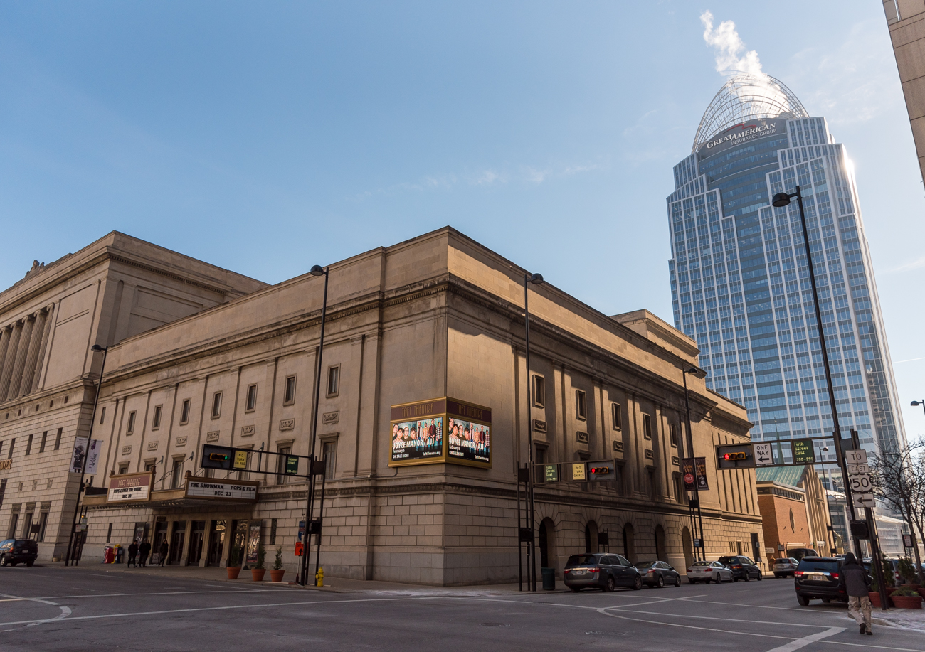 this-1920s-cincinnati-theatre-is-an-architectural-feat-of-greatness