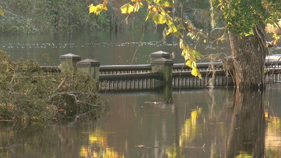 Waccamaw River reaches historic heights WPDE