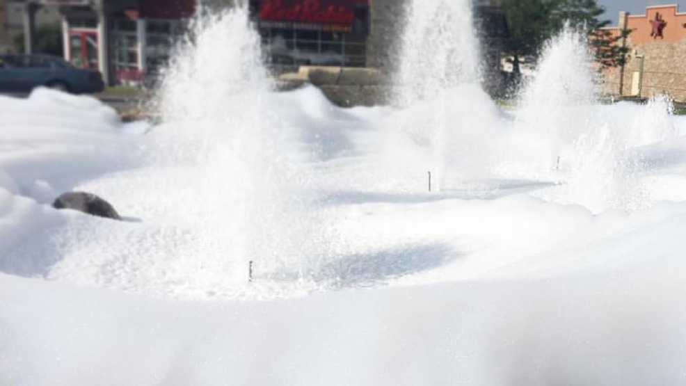 VIDEO Water fountain overflows with bubbles WJLA