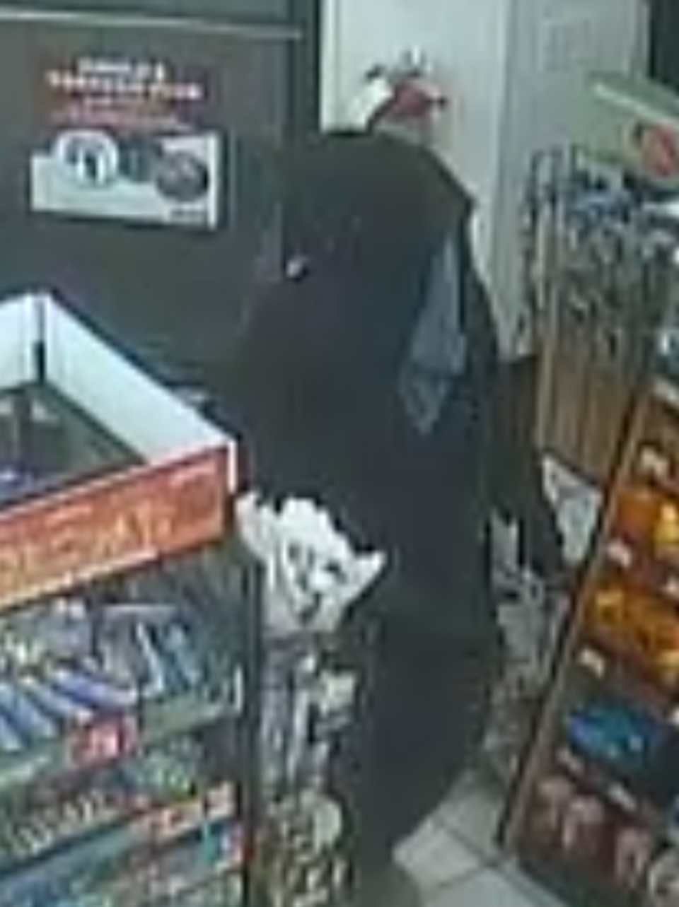 Charleston Co Deputies Looking For Suspect In Circle K Robbery On