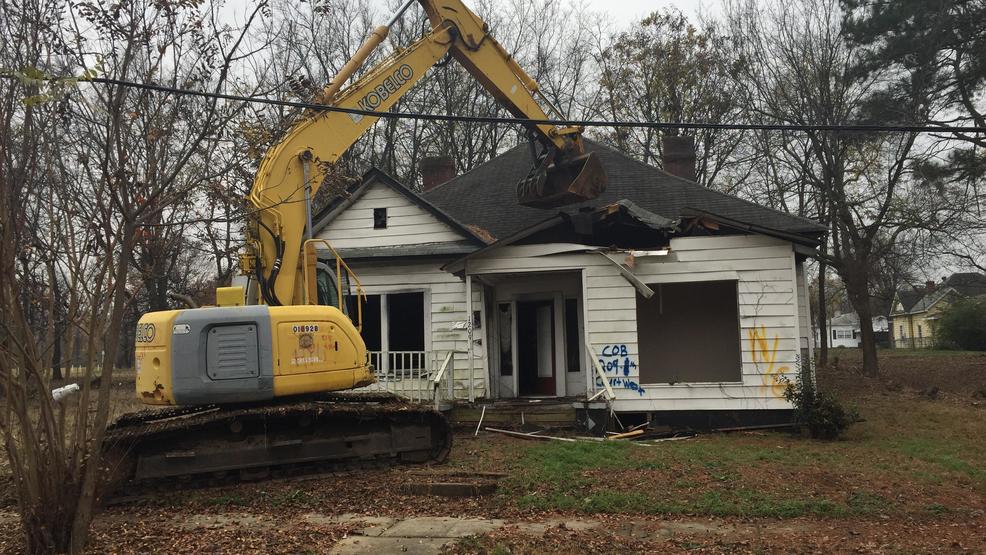 Birmingham's new mayor wants daily demolition of blighted homes WBMA