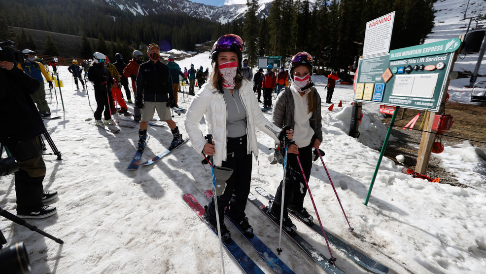 US resorts adapt to new normal of skiing amid pandemic image